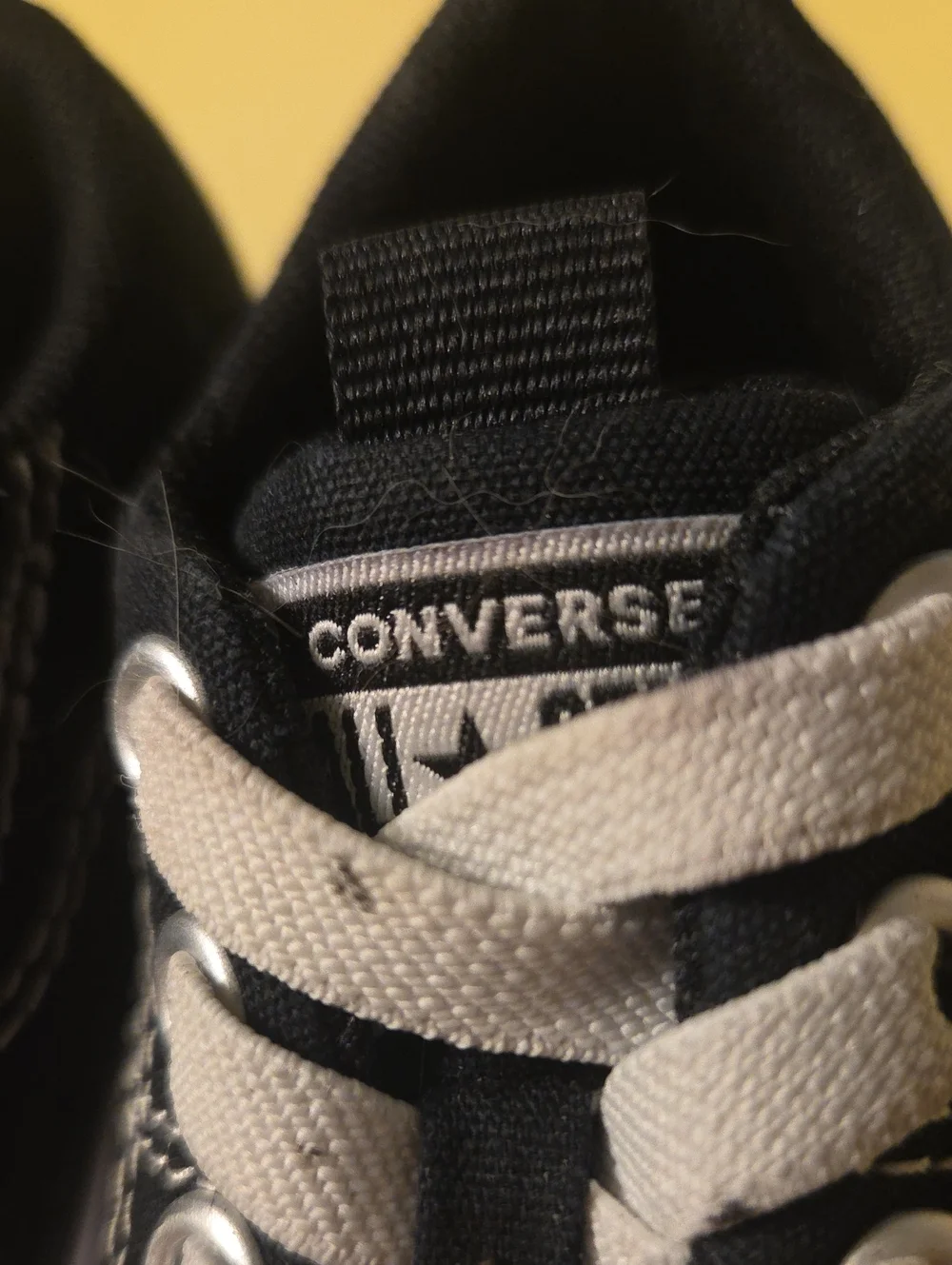 Converse Toddler Kids Sz 5 Black and White Low-Top Canvas Sneakers